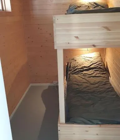 Feriehus Enebolig Med Sentral Beliggenhet Og Gjestehus Arendal