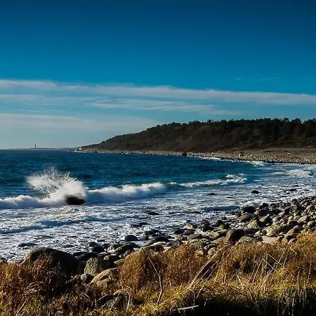 Feriehus Enebolig Med Sentral Beliggenhet Og Gjestehus Arendal