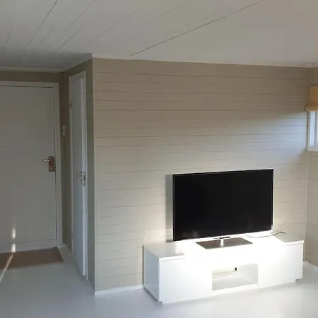 Enebolig Med Sentral Beliggenhet Og Gjestehus * Arendal